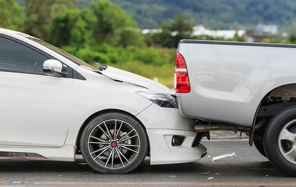 Tranh giành đường - kiểu lái xe nguy hiểm dễ gặp họa