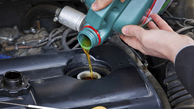 Những lưu ý khi thay dầu cho xe ô tô