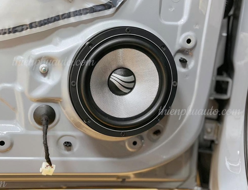 Rainbow SL-C260 lắp xe VF3