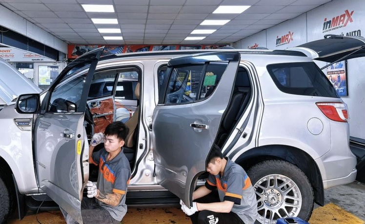 Thi C&ocirc;ng tại xưởng
