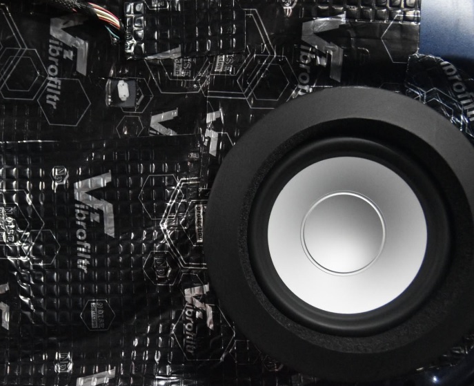 Loa Audible Physics AR Limitied Edition lắp cửa xe