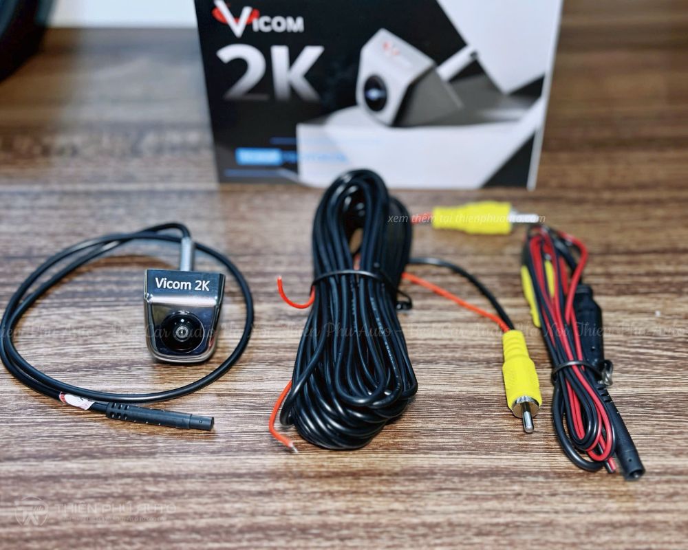 ảnh thực tế 1 Camera lùi ô tô Vicom 2K