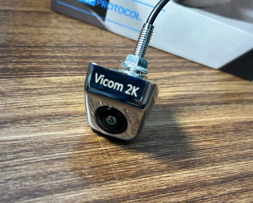 ảnh thực tế 2 Camera lùi ô tô Vicom 2K