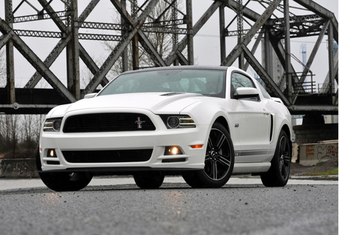 Ford Mustang 2014 có giá từ 23.000 USD