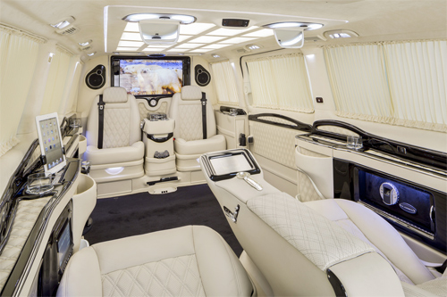 Mercedes Viano độ siêu tiện nghi giá gần 700.000 USD