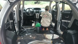 Dọn nội thất, bảo dưỡng toàn bộ nội thất ô tô xe Toyota Yaris , công nghệ dọn nội thất cao cấp Mỹ