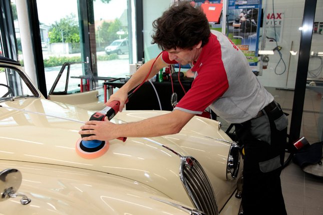 Đánh bóng, xóa vết xước ô tô bằng công nghệ chăm sóc xe tiên tiến nhất của Sonax - Đức