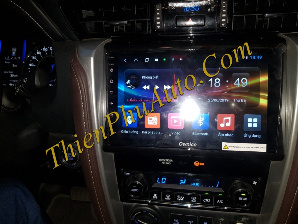 Màn hình DVD Android ô tô Ownice cho xe Toyota Fotuner 2019