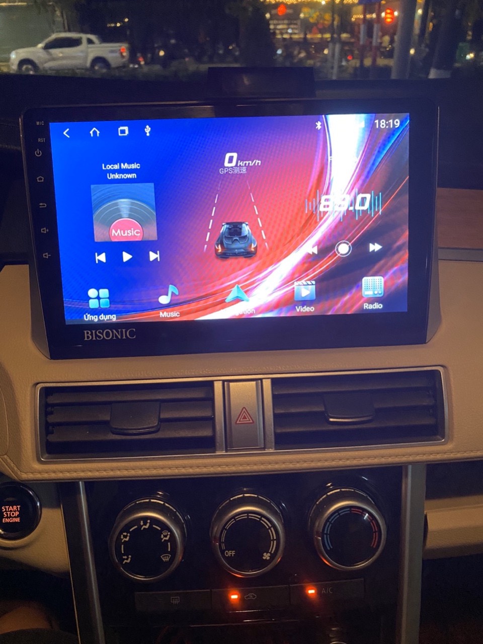 Màn hình DVD Bisonic Android Ram 2GB, Room 32GB, lắp cho xe Mitsubishi Xpander 2019